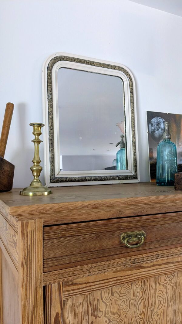 Miroir style Louis-Philippe 64 x 52 cm – Cadre mouluré blanc et marbre