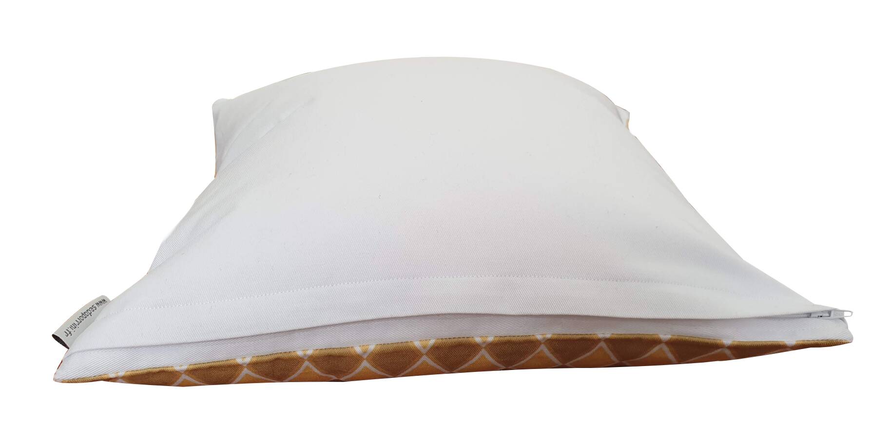 Amber geometric pattern cushion cover - 50 x 50