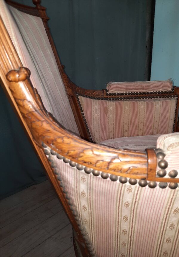 Bergere de style Louis XVI 8