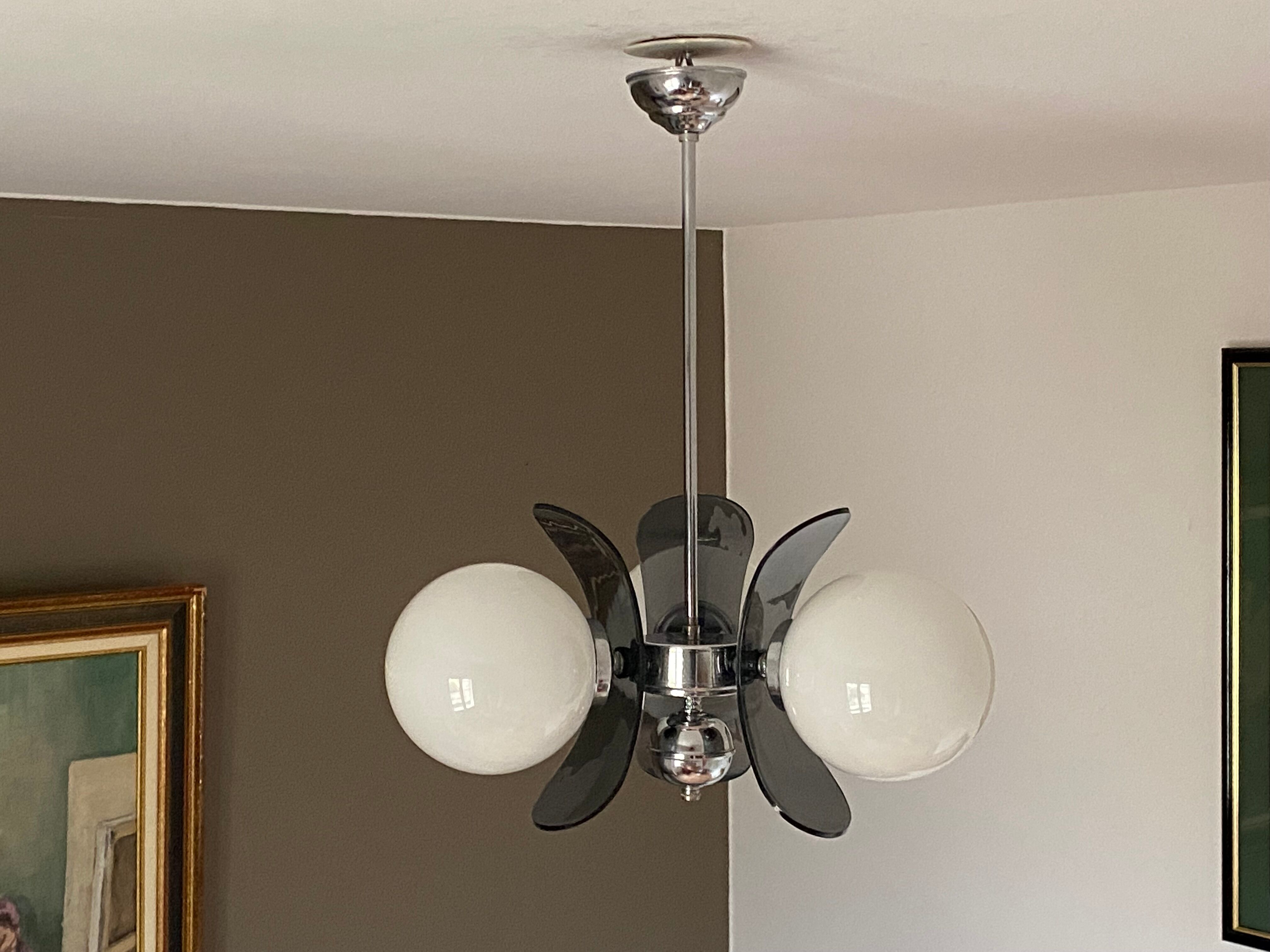 Lustre « spoutnik » 1970 opaline et plexiglass