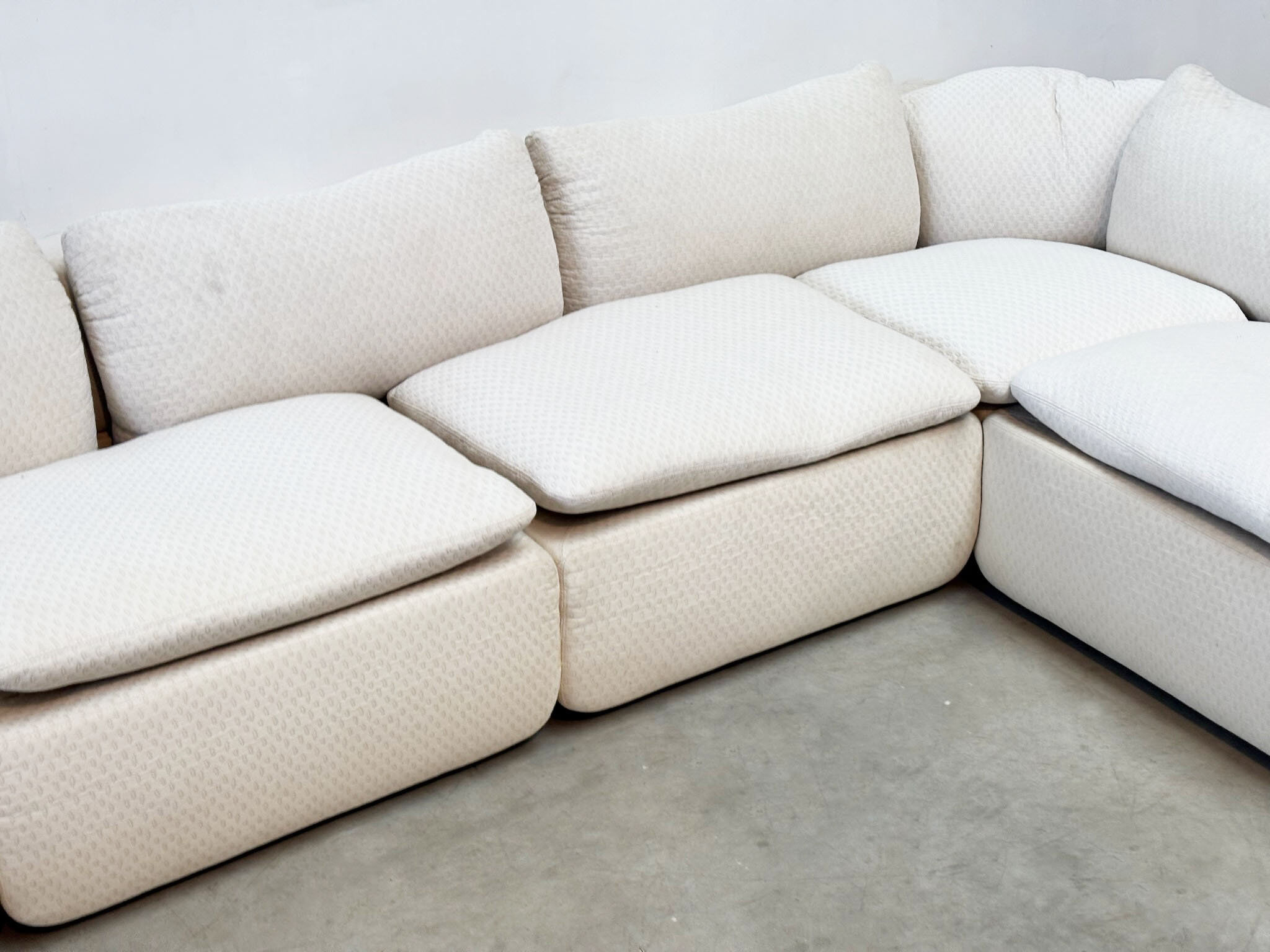 Confidential sofa by Alberto Rosselli for Saporiti