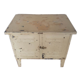 Low metal grunge cabinet