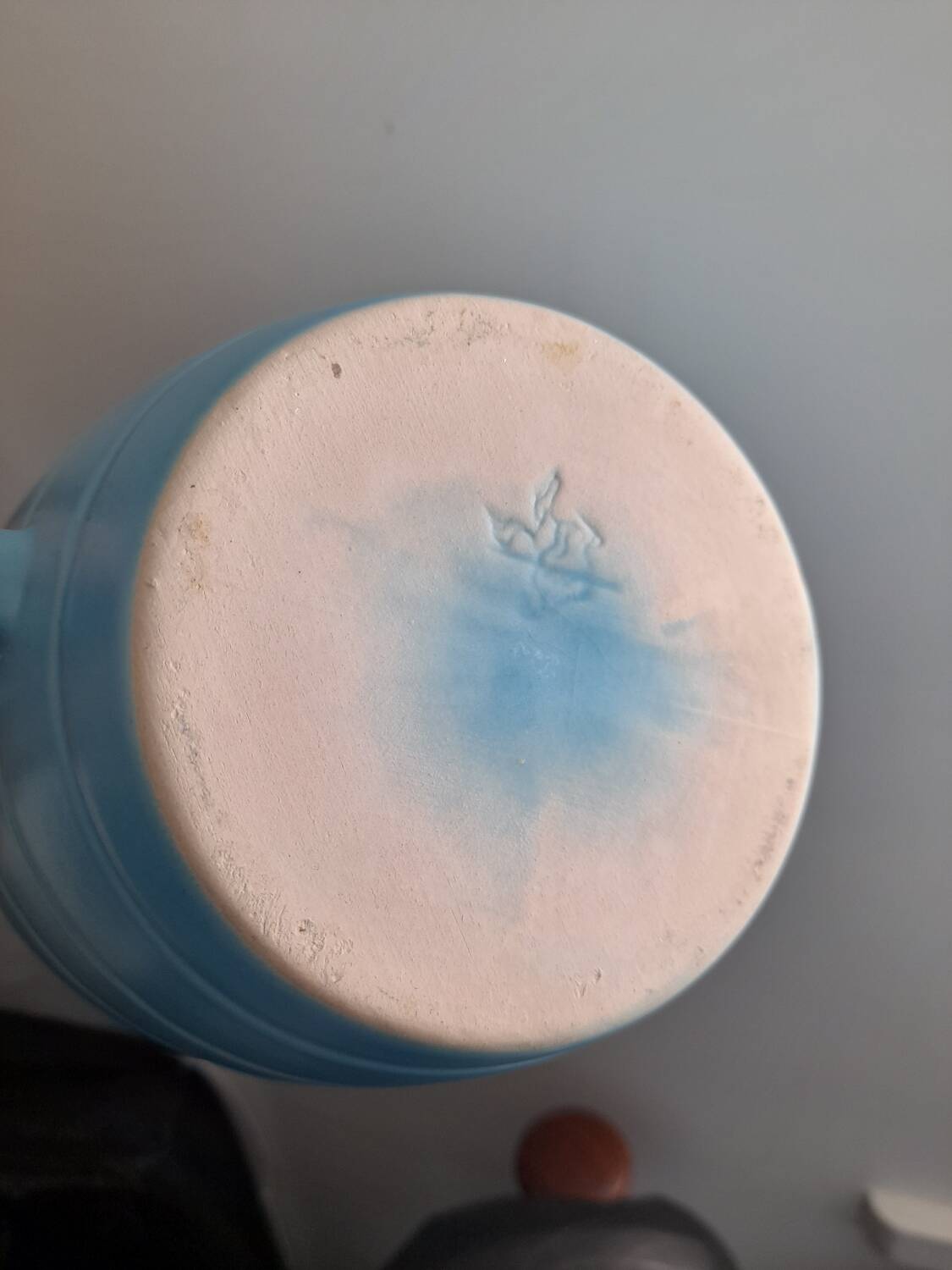 Carafe 80s en faïence bleue