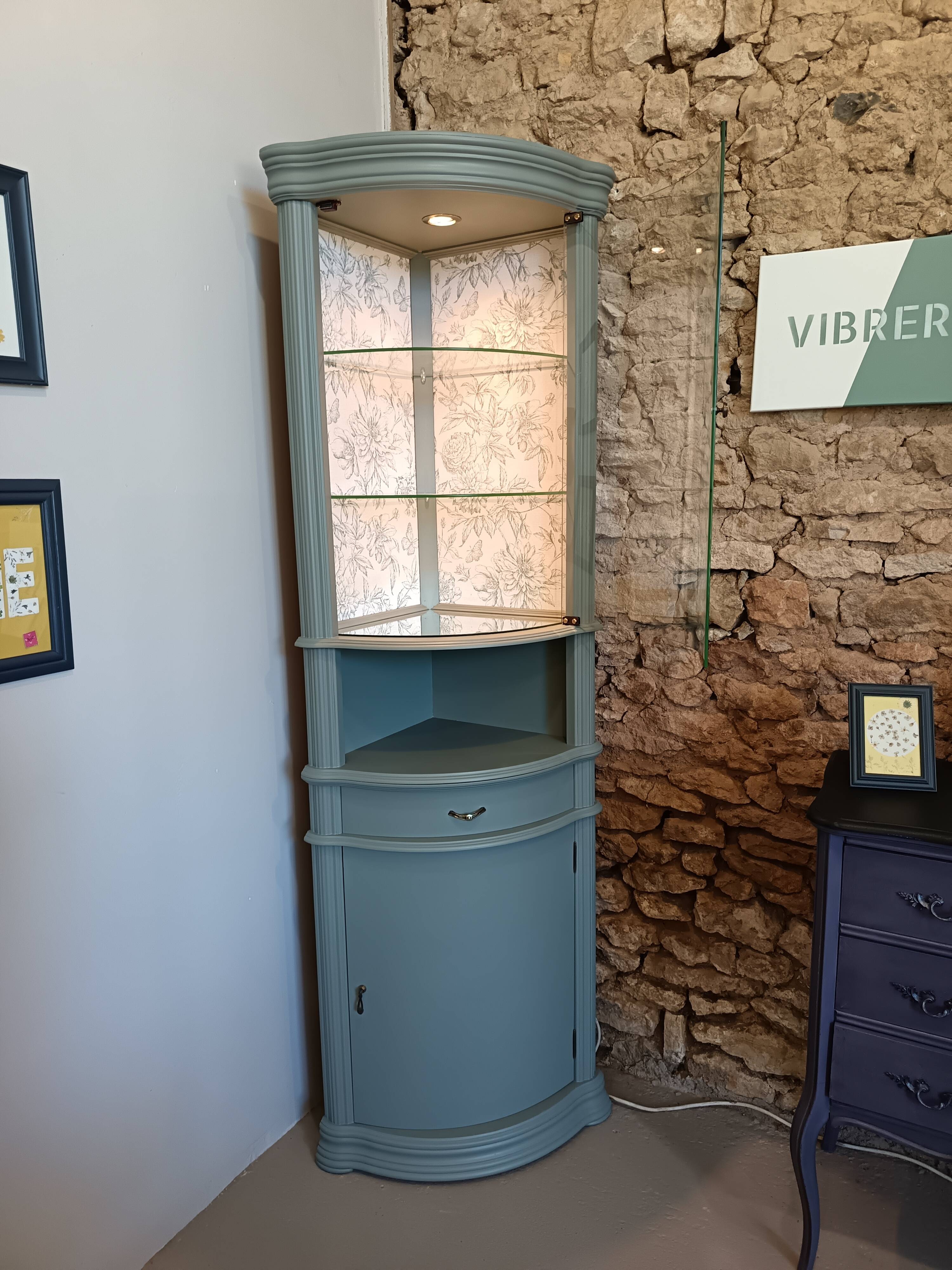 Vitrine vaisselier d'angle vert bronze