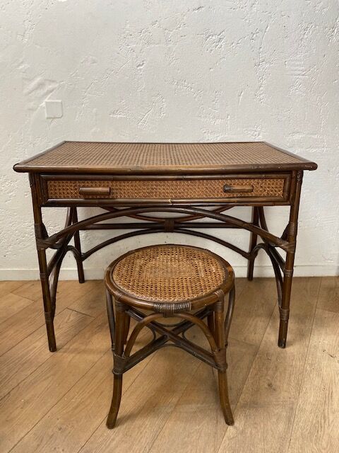 Vintage rattan and canning desk with its stool