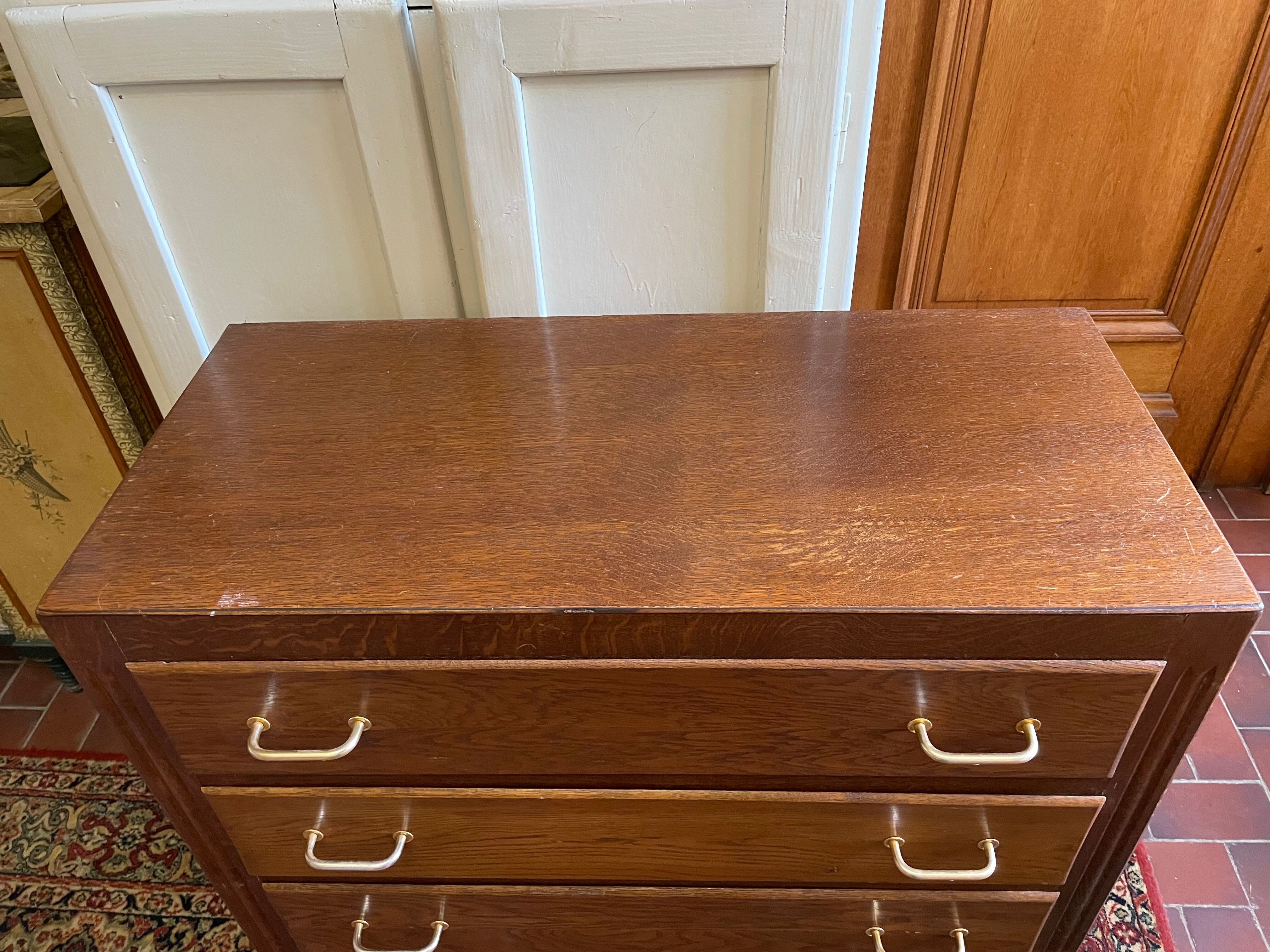 Commode en chêne vintage