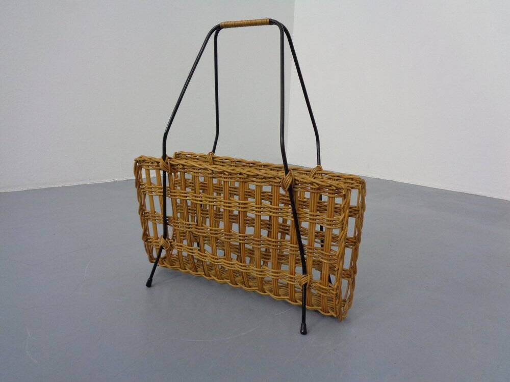 Magazine rack in filigree rattan and steel, 1960s