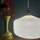 Suspension globe vintage en opaline blanche