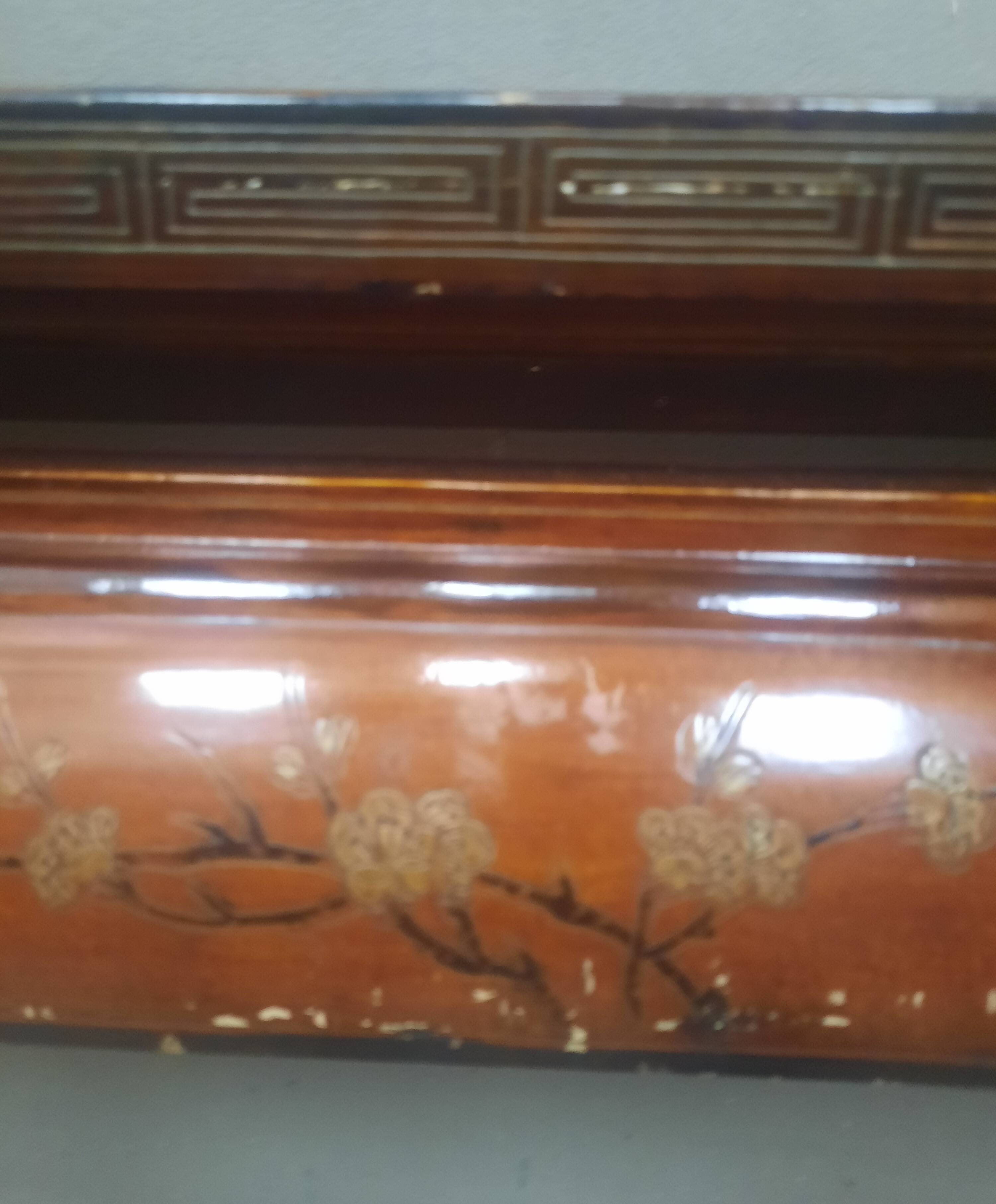 Console étroite d extreme orient