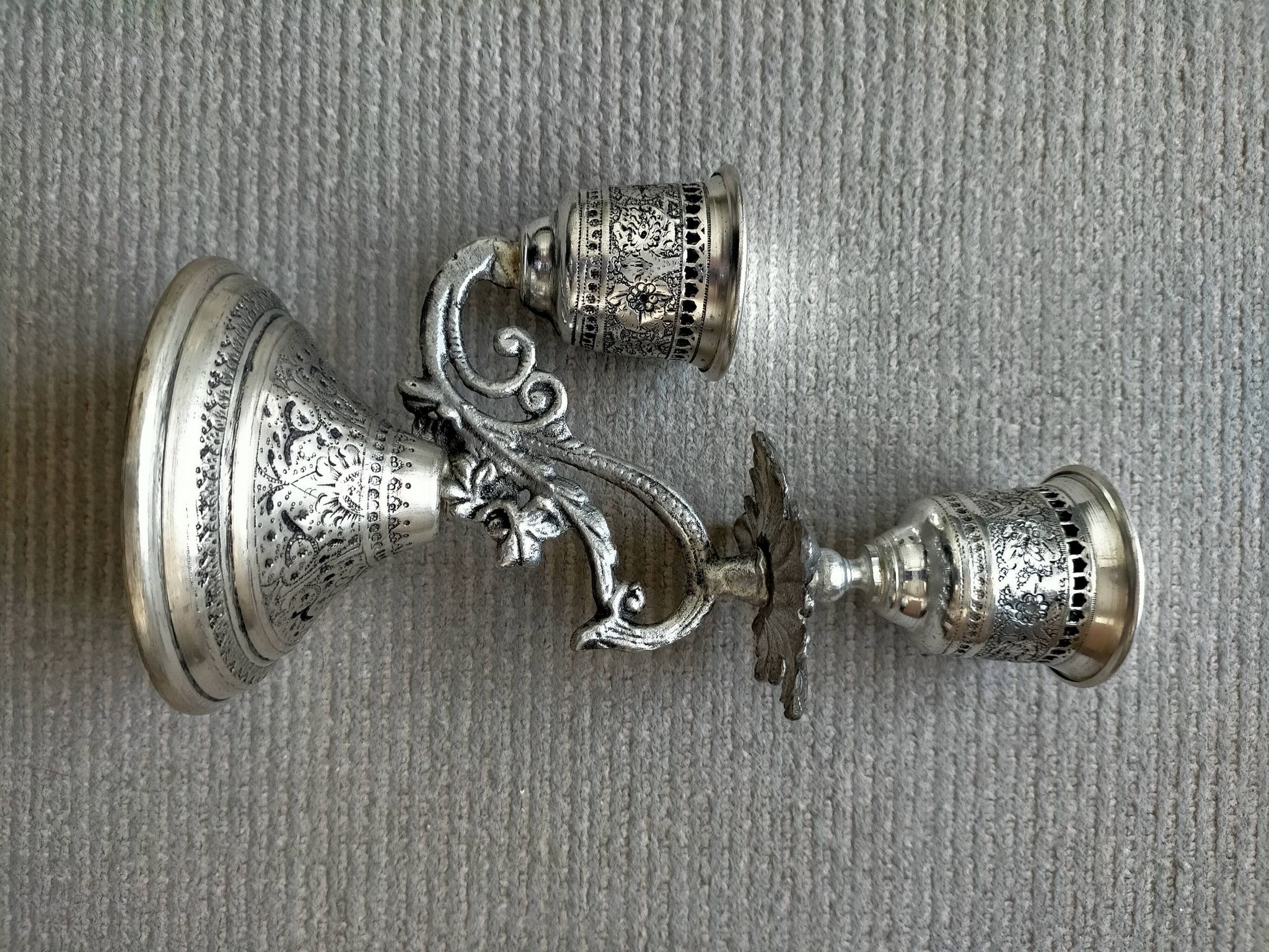 Two-arm metal candlestick