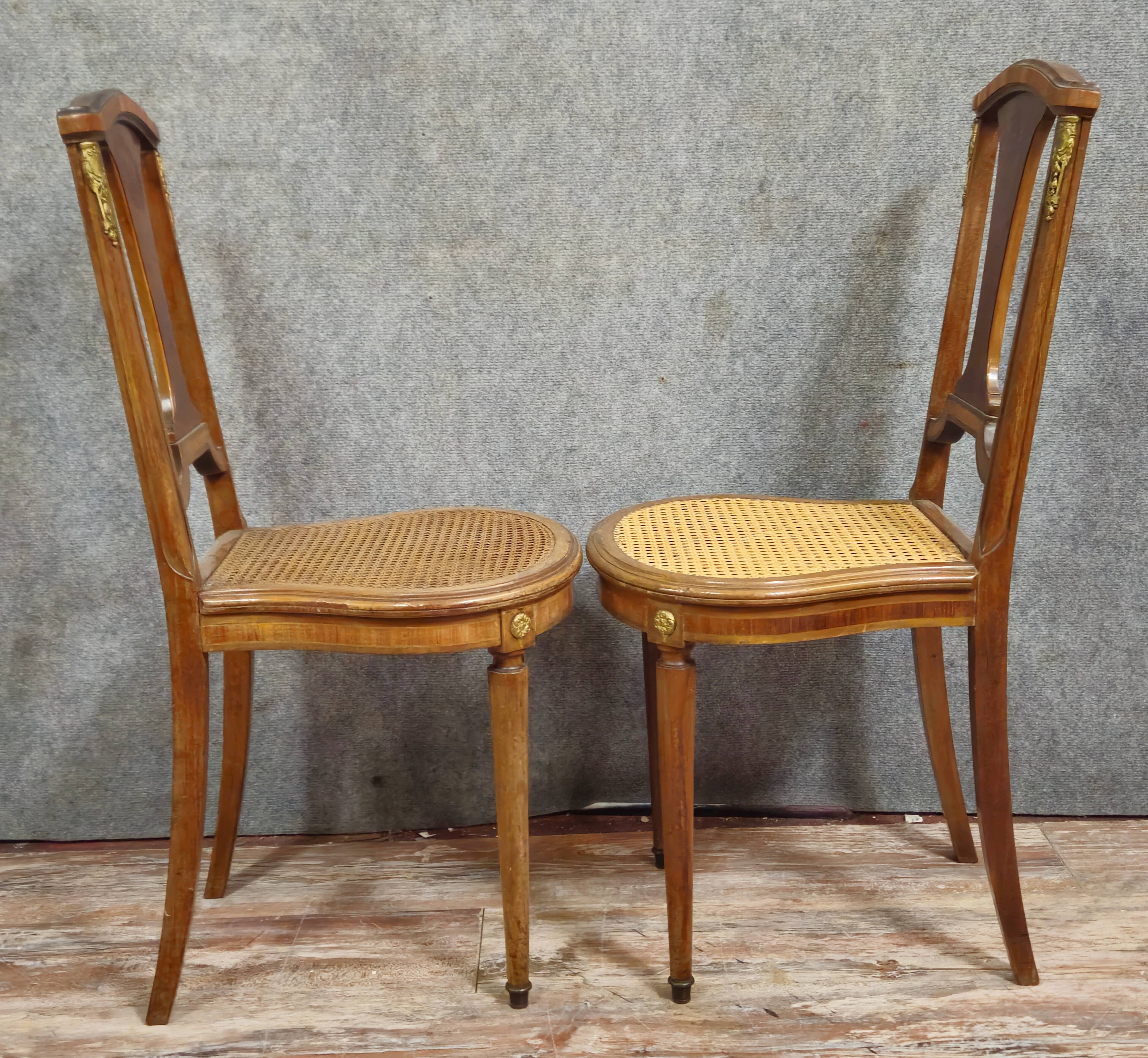 Paire de chaises anciennes en acajou avec cannage – Style Louis XVI