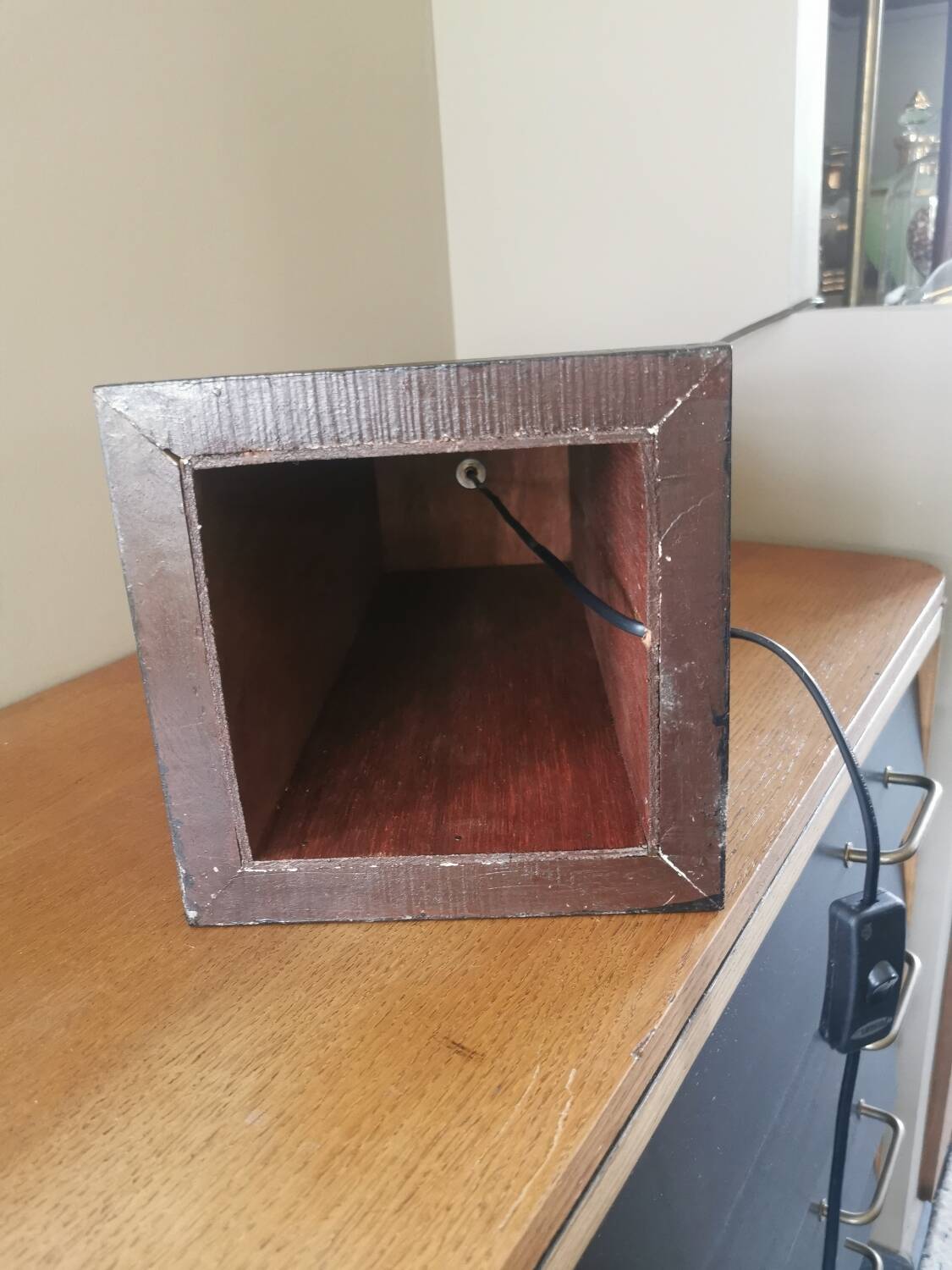 Vintage straw marquetry lamp