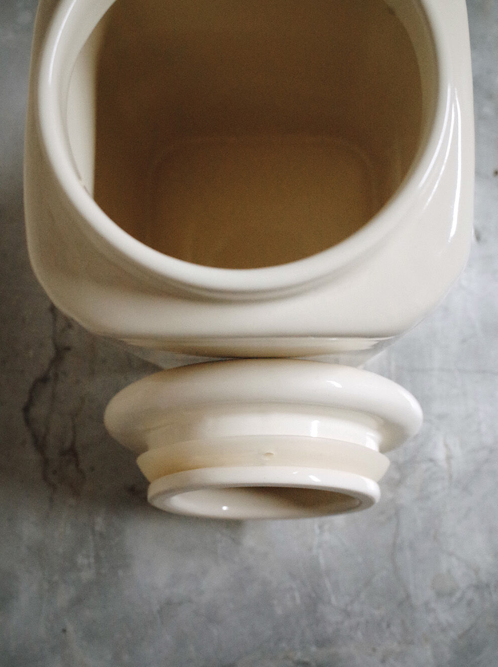 Large Italian ceramic kitchen pot