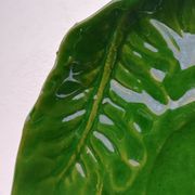 Plat ovale décor en relief