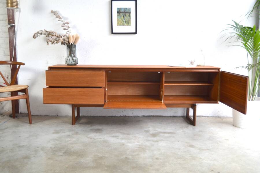 Enfilade minimaliste par White & Newton * 198 cm