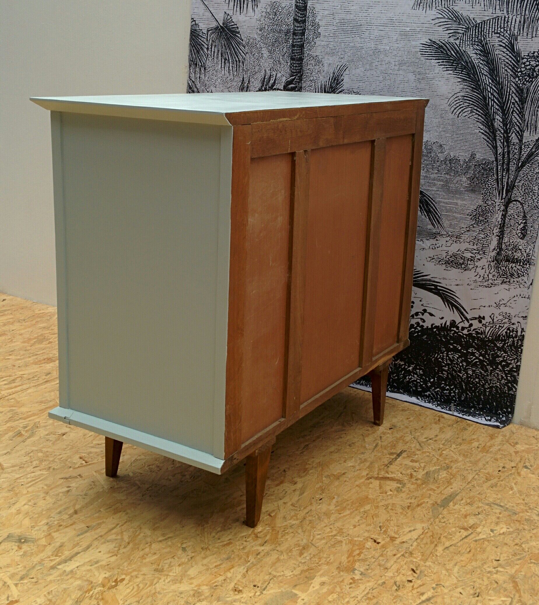 Dresser vintage compass feet