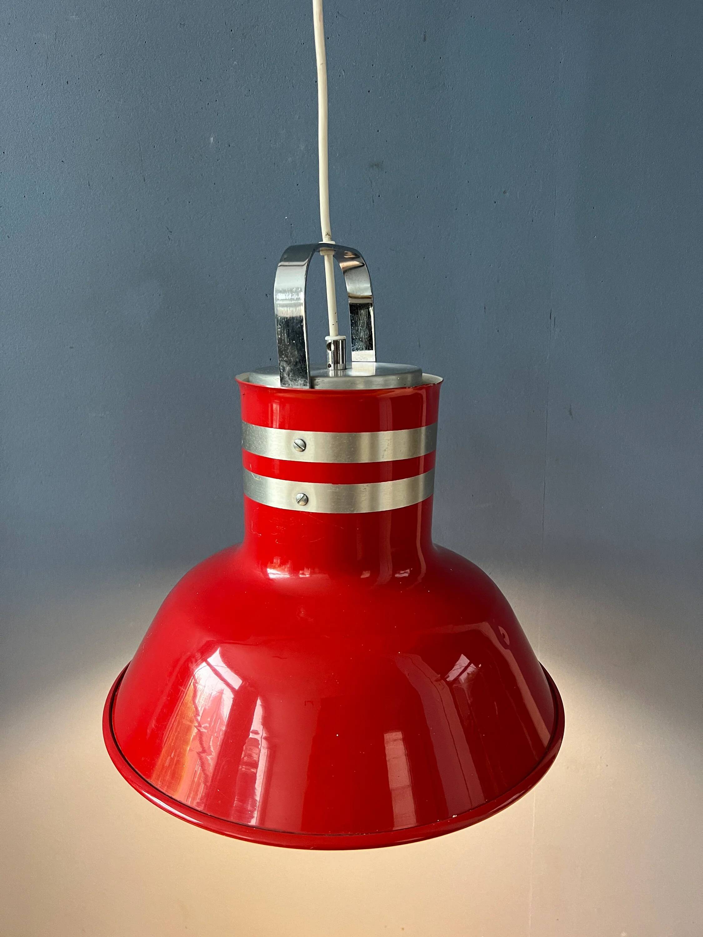 Suspension « Bucket » rouge Space Age par Ateljé Lyktan