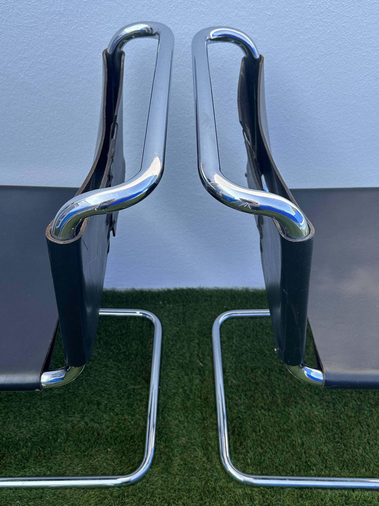 Pair of MR 10 chairs with Mies Van der Rohe laces, Knoll International