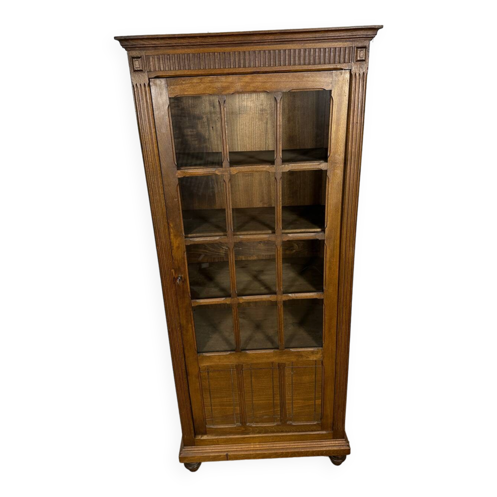 Vitrine parisienne en bois