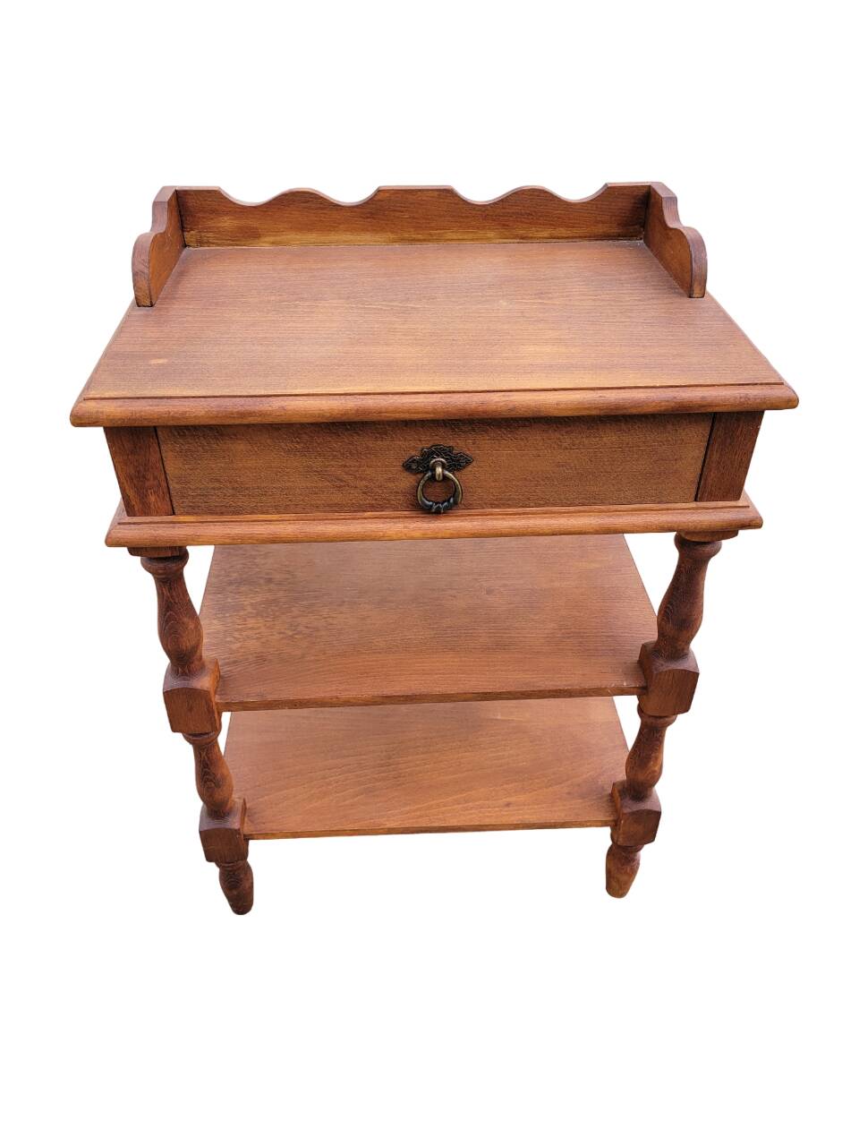 Vintage oak side/bedside table