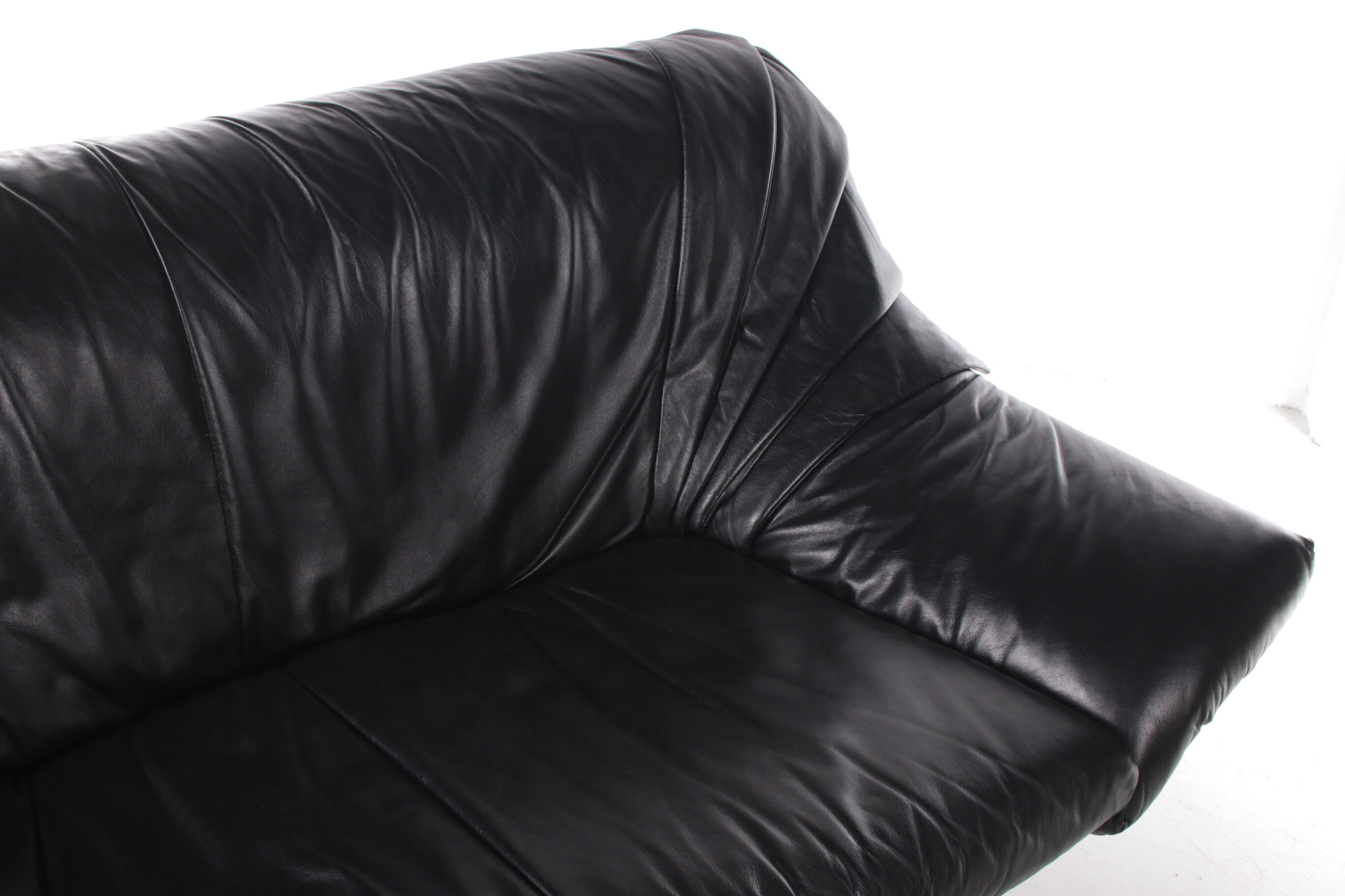Italian Black leather Postmodern 2 seater sofa, 1970s