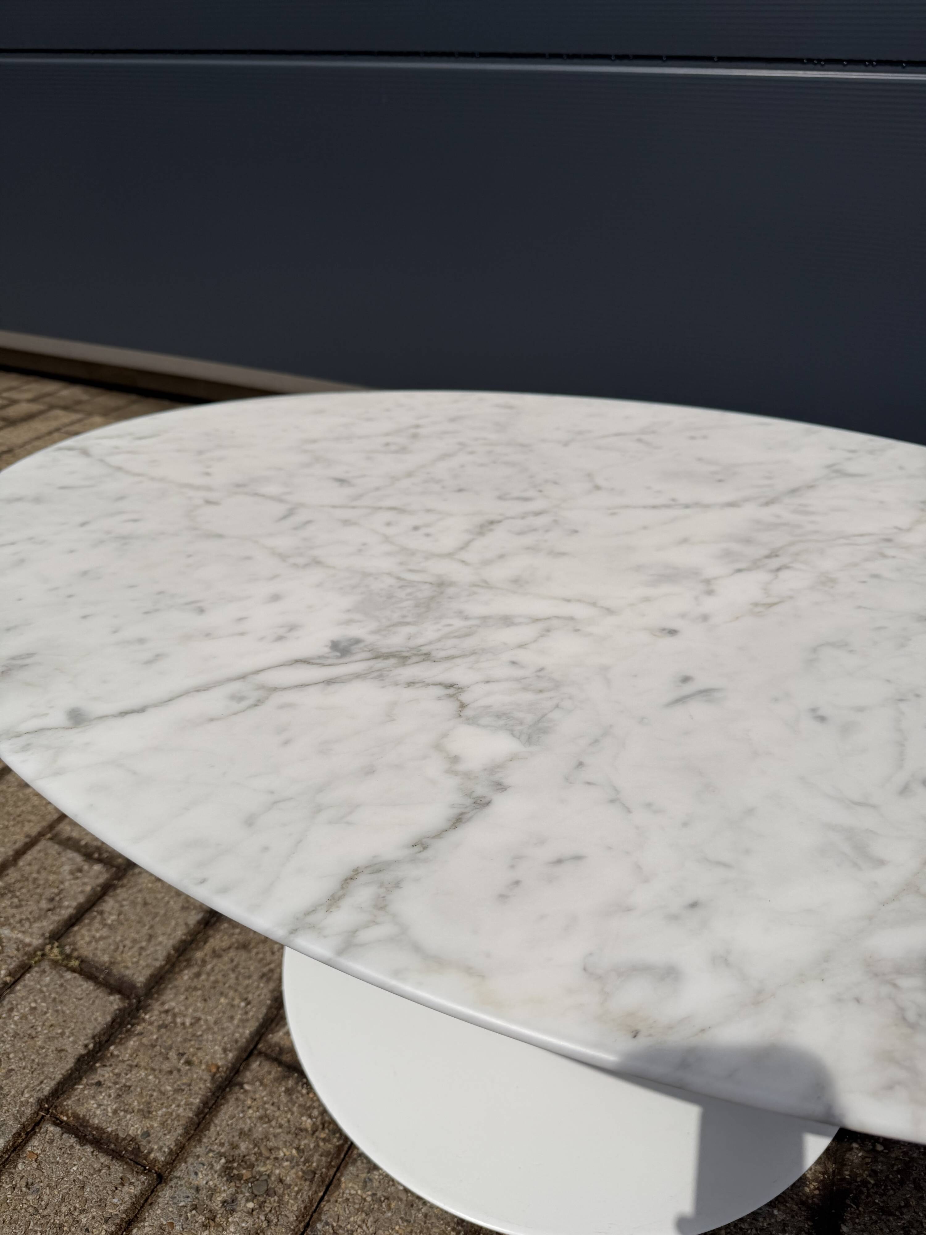 Original Knoll Tulip Oval Coffee Table Eero Saarinen Arabescato matte 107x70