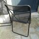 Duo de chaises pliantes en métal décapé