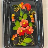 2 vintage trays
