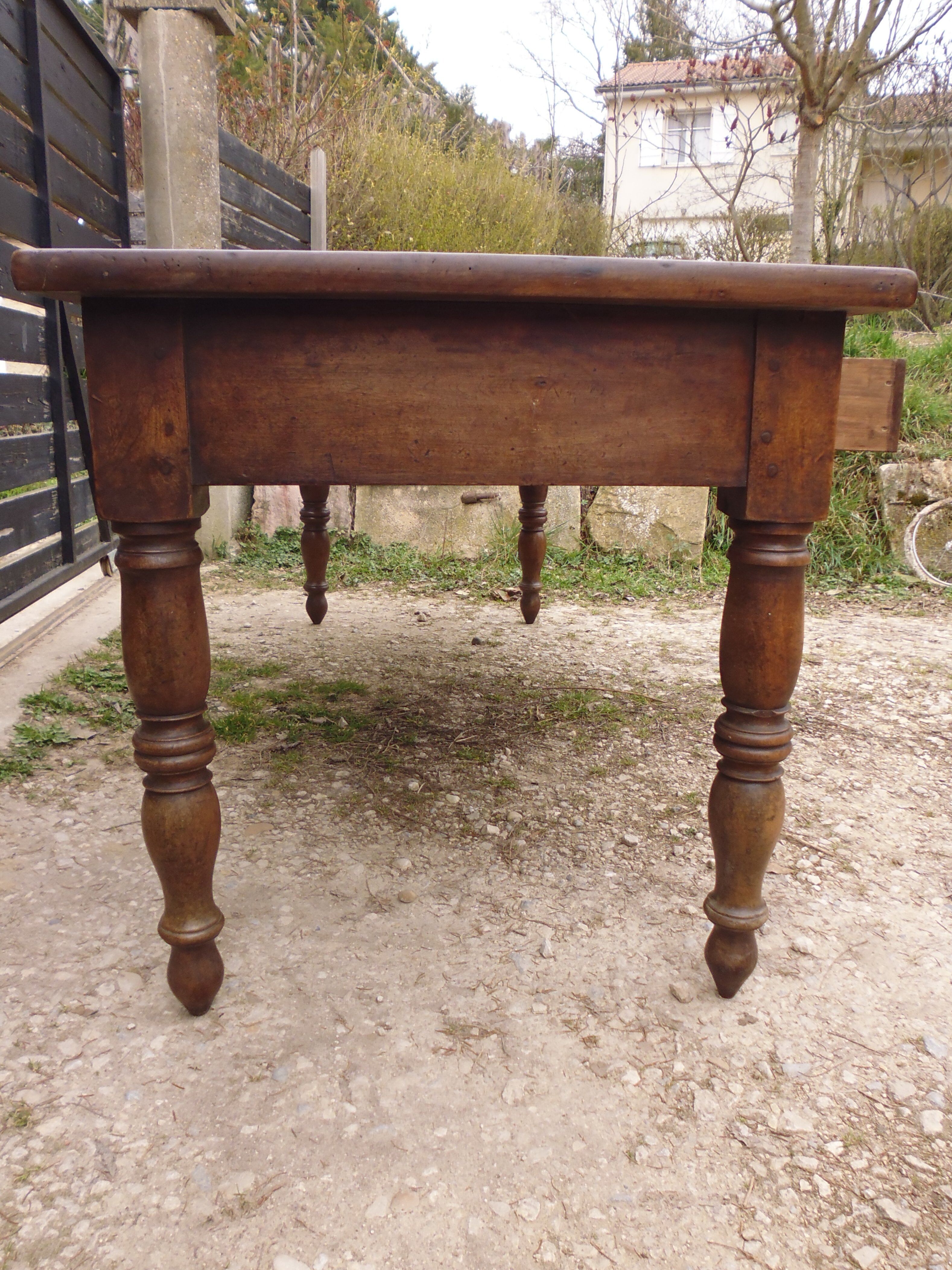 8-seater walnut farm table 199 cm 19th century