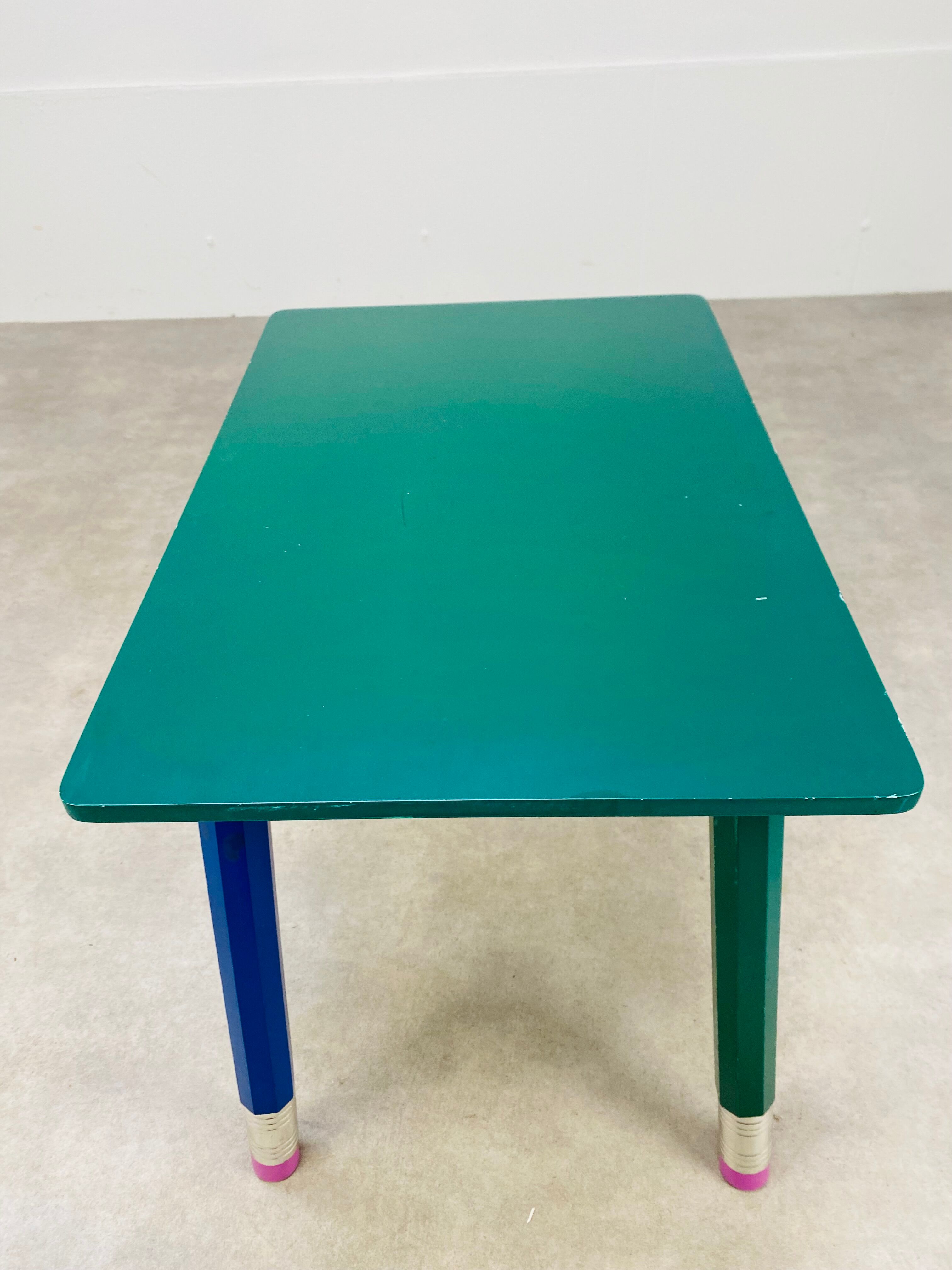 Pierre Sala desk and pencil chair for children