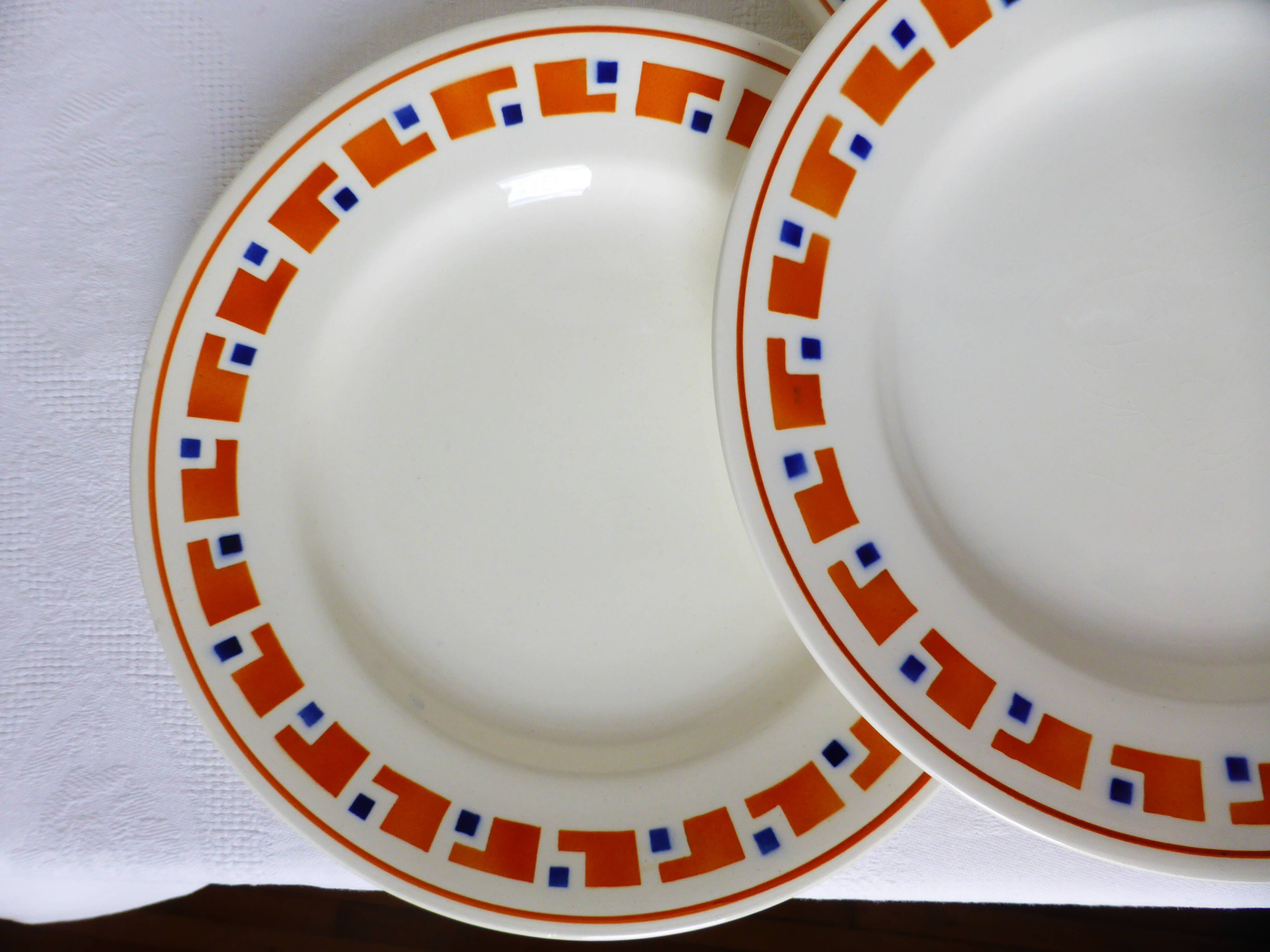 4 assiettes plates en terre de fer des Salins modèle Lucette 210802