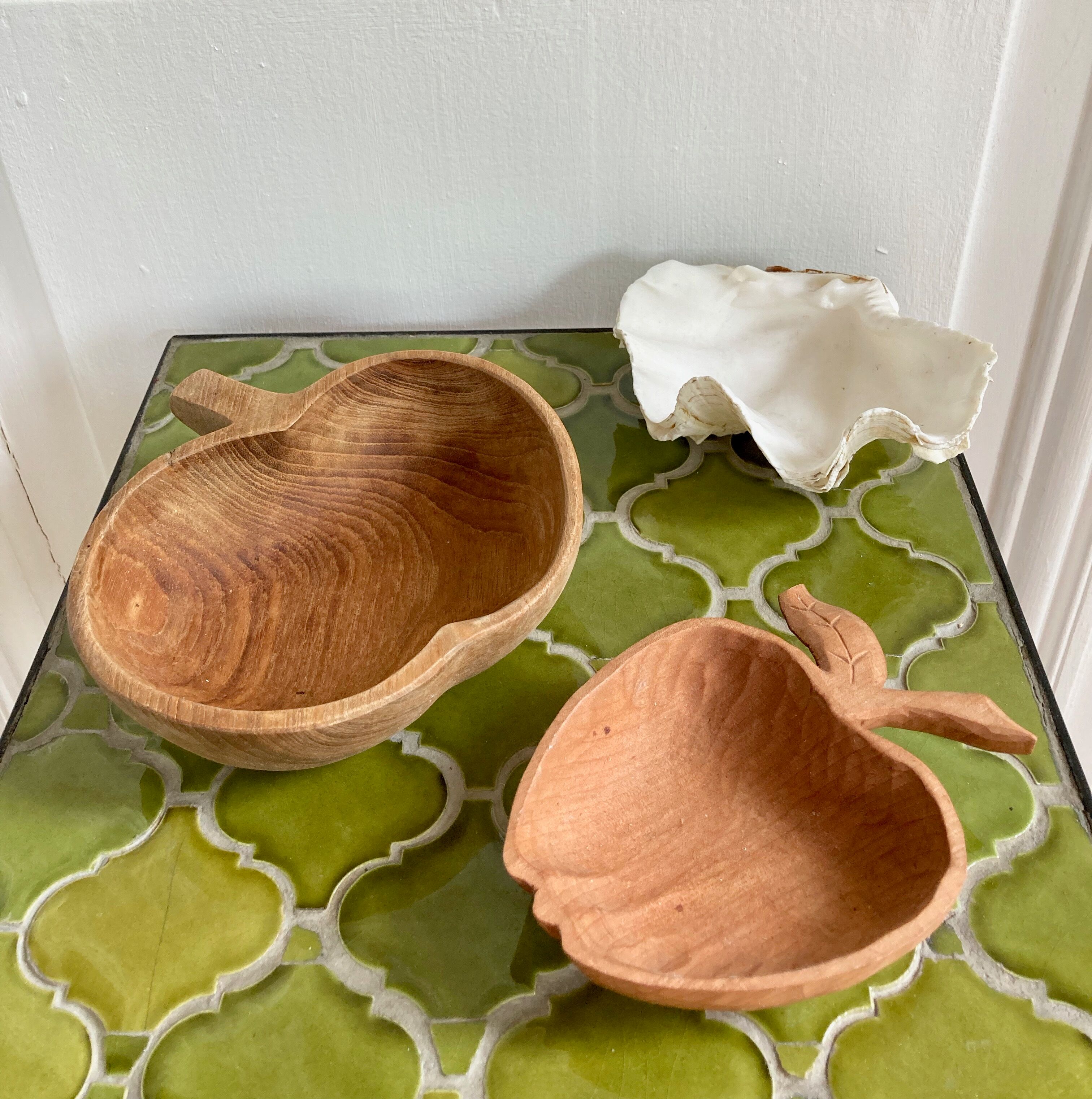 Wooden cups apples