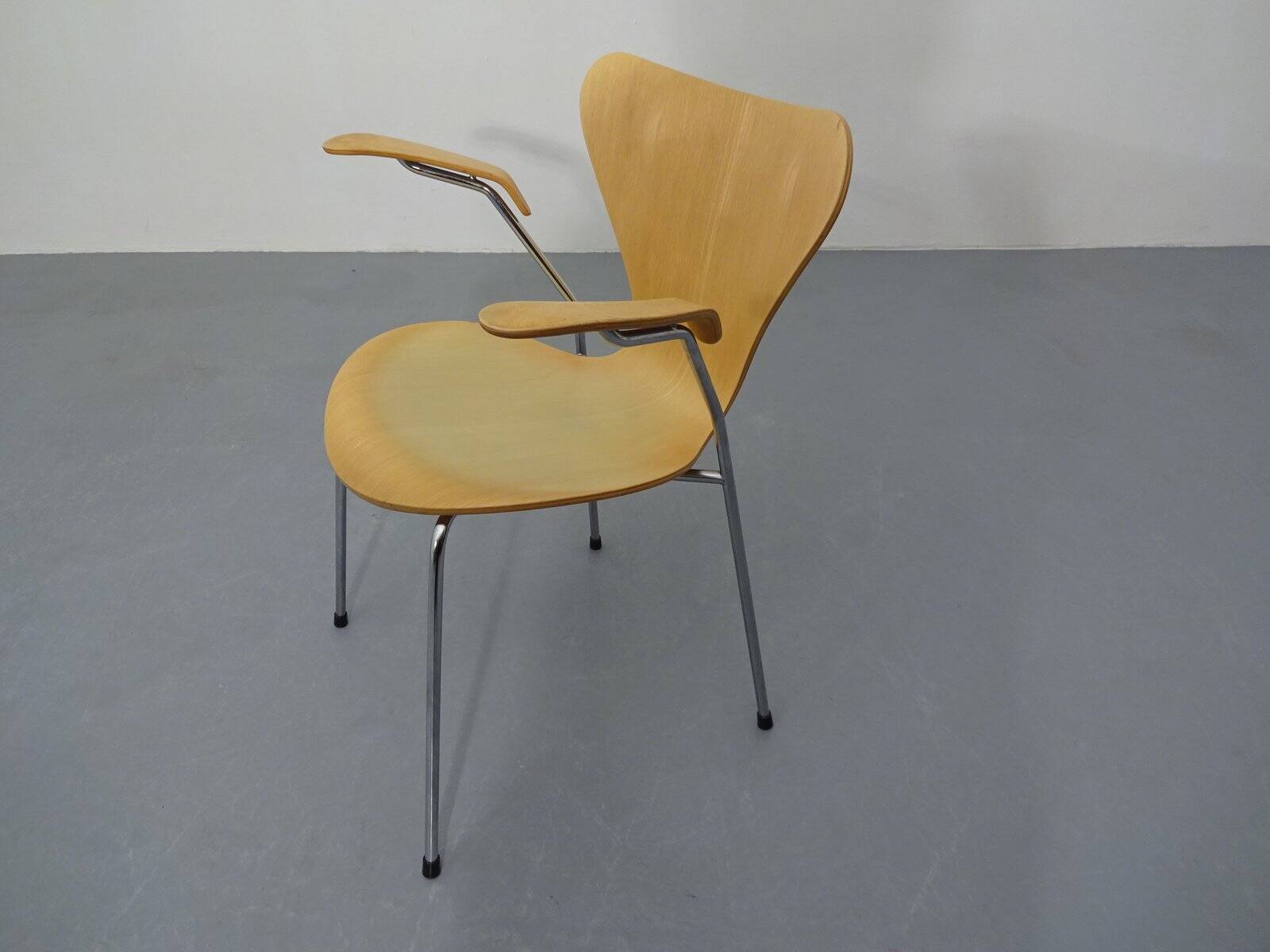 Danish 3207 Armchair by Arne Jacobsen for Fritz Hansen, 1991