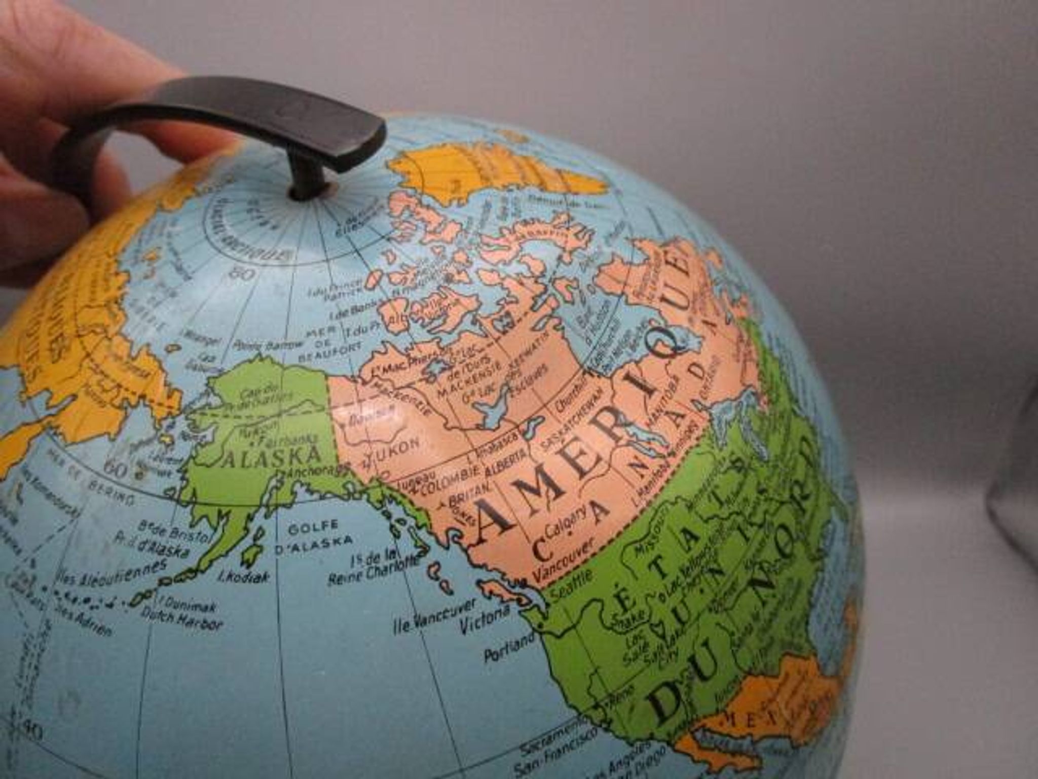 Mappemonde Taride années 60' en tole