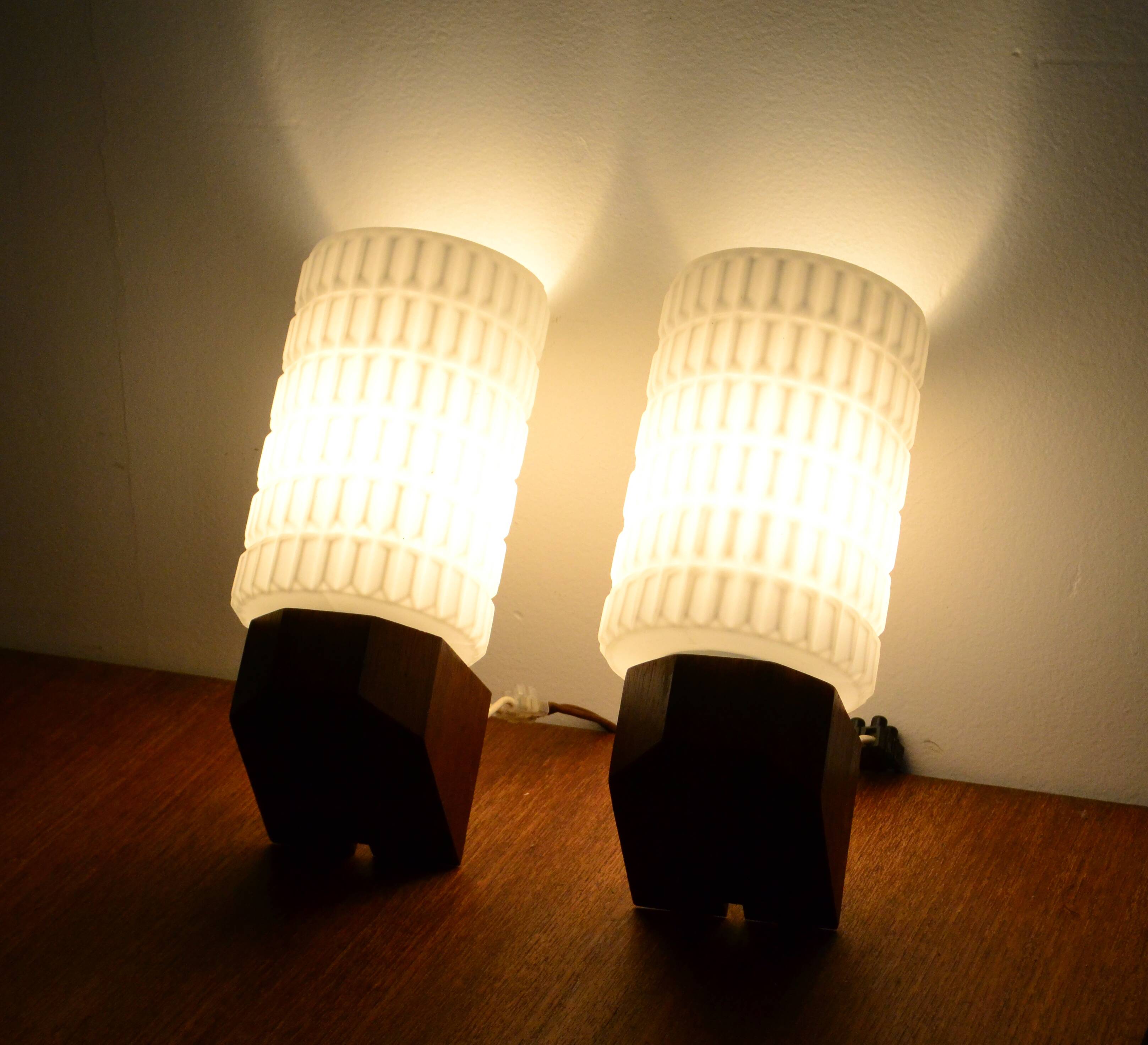 Pair of Scandinavian wall lights in teak and opaline by Philips from the 1960s.