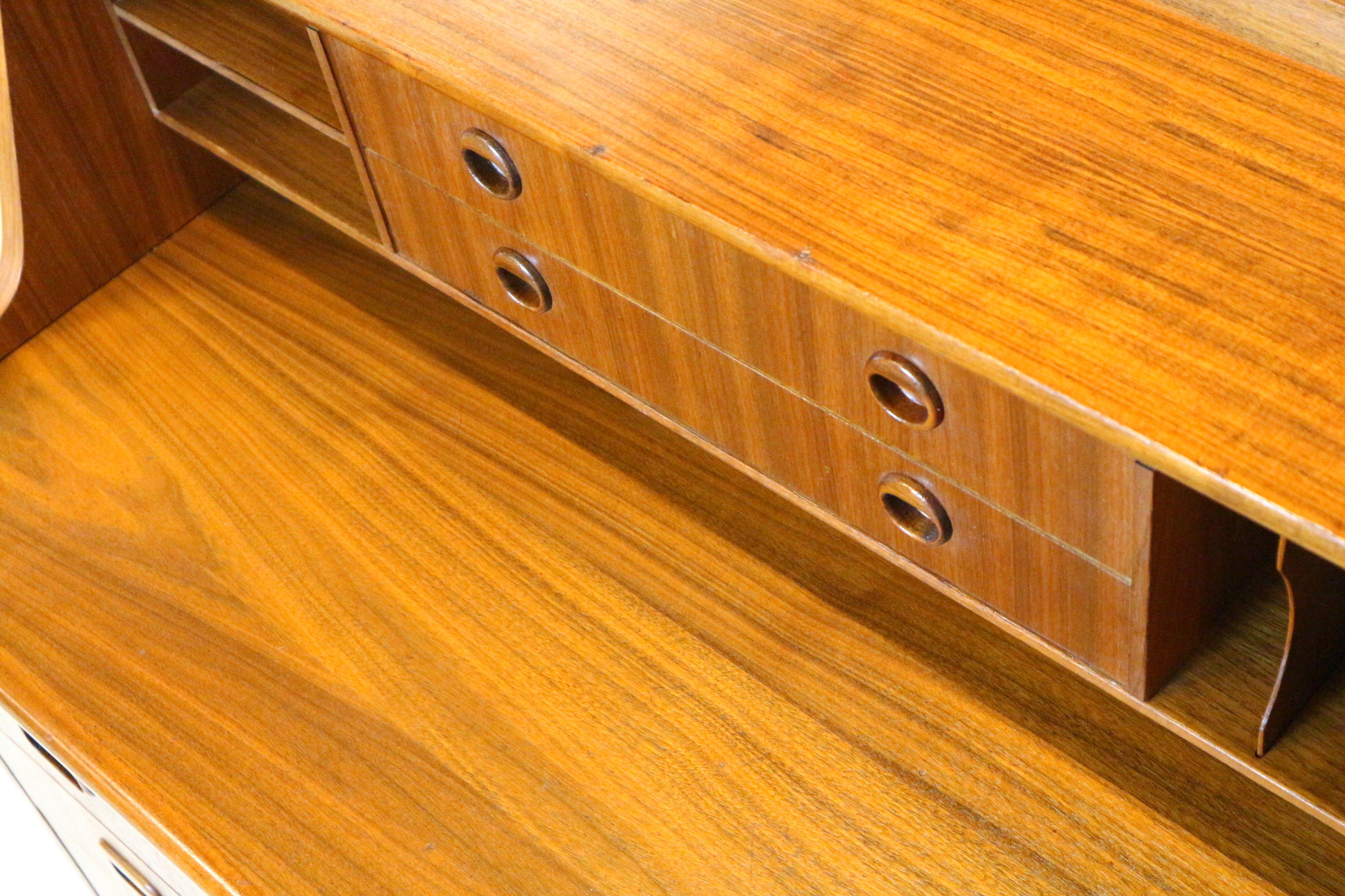 Vintage secretary desk by Musterring, made in the 1960s.