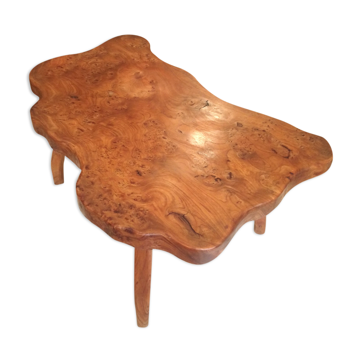 Coffee table in elm magnifier