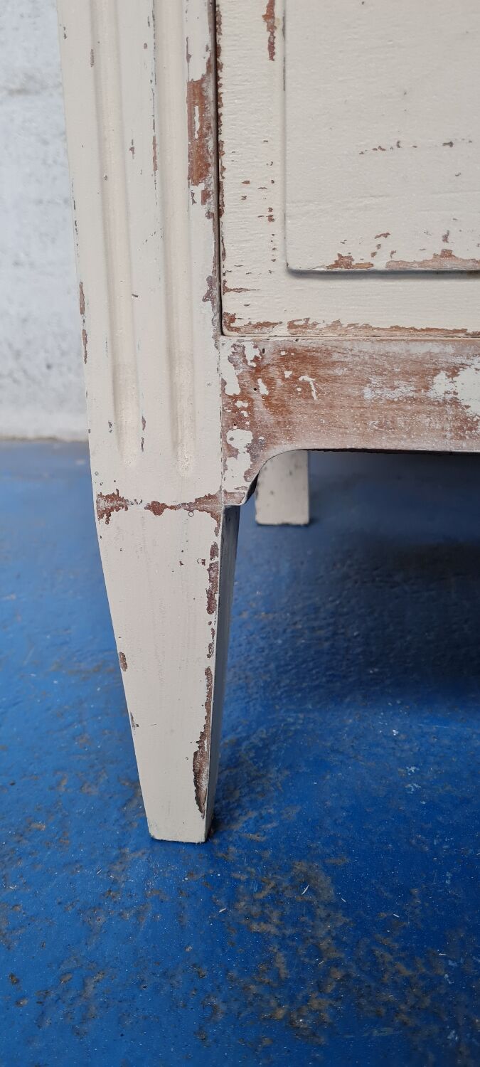 Vintage patina chest of drawers