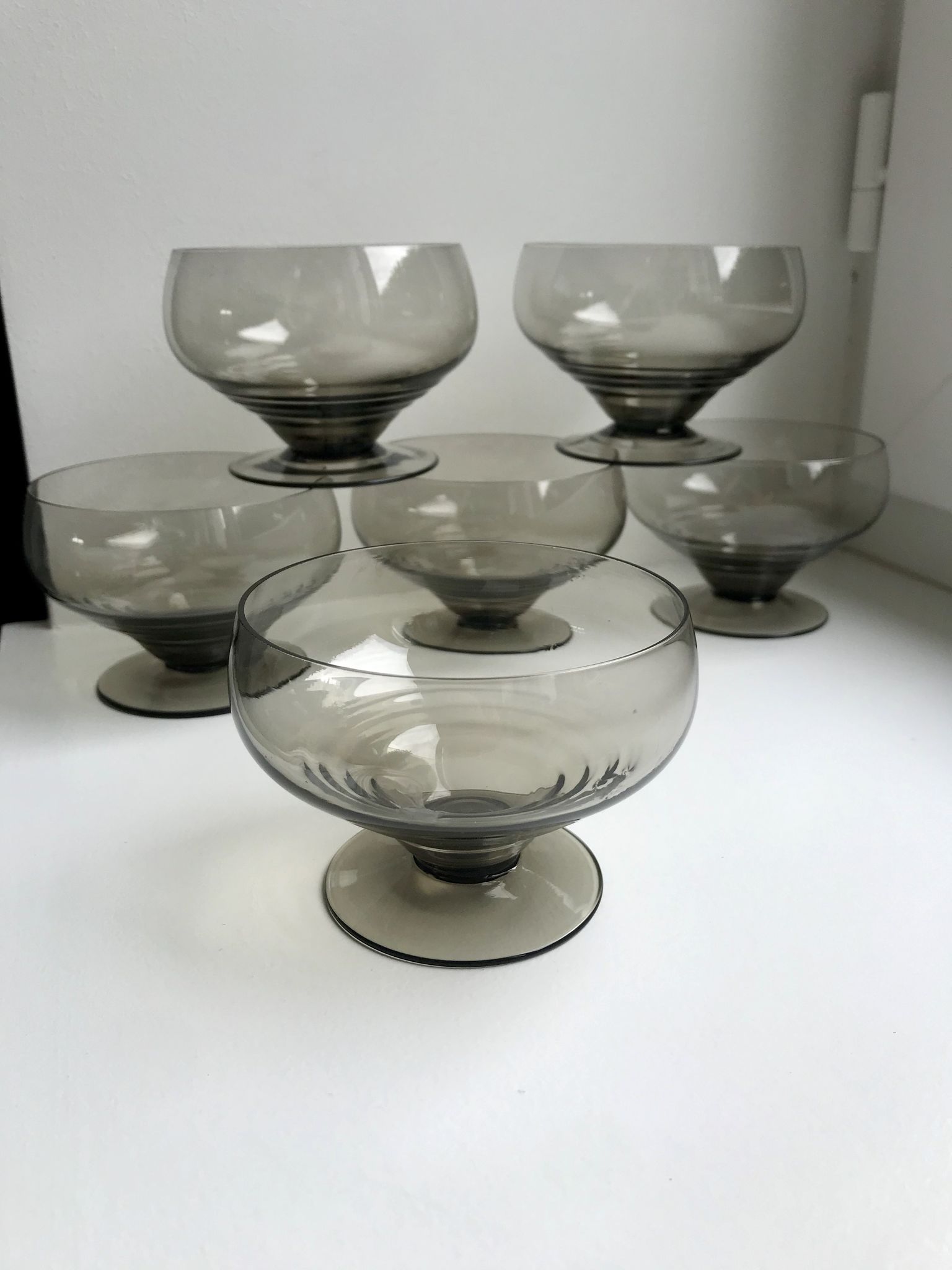 Set of 6 art deco design champagne glasses in smoked glass 30s-40s