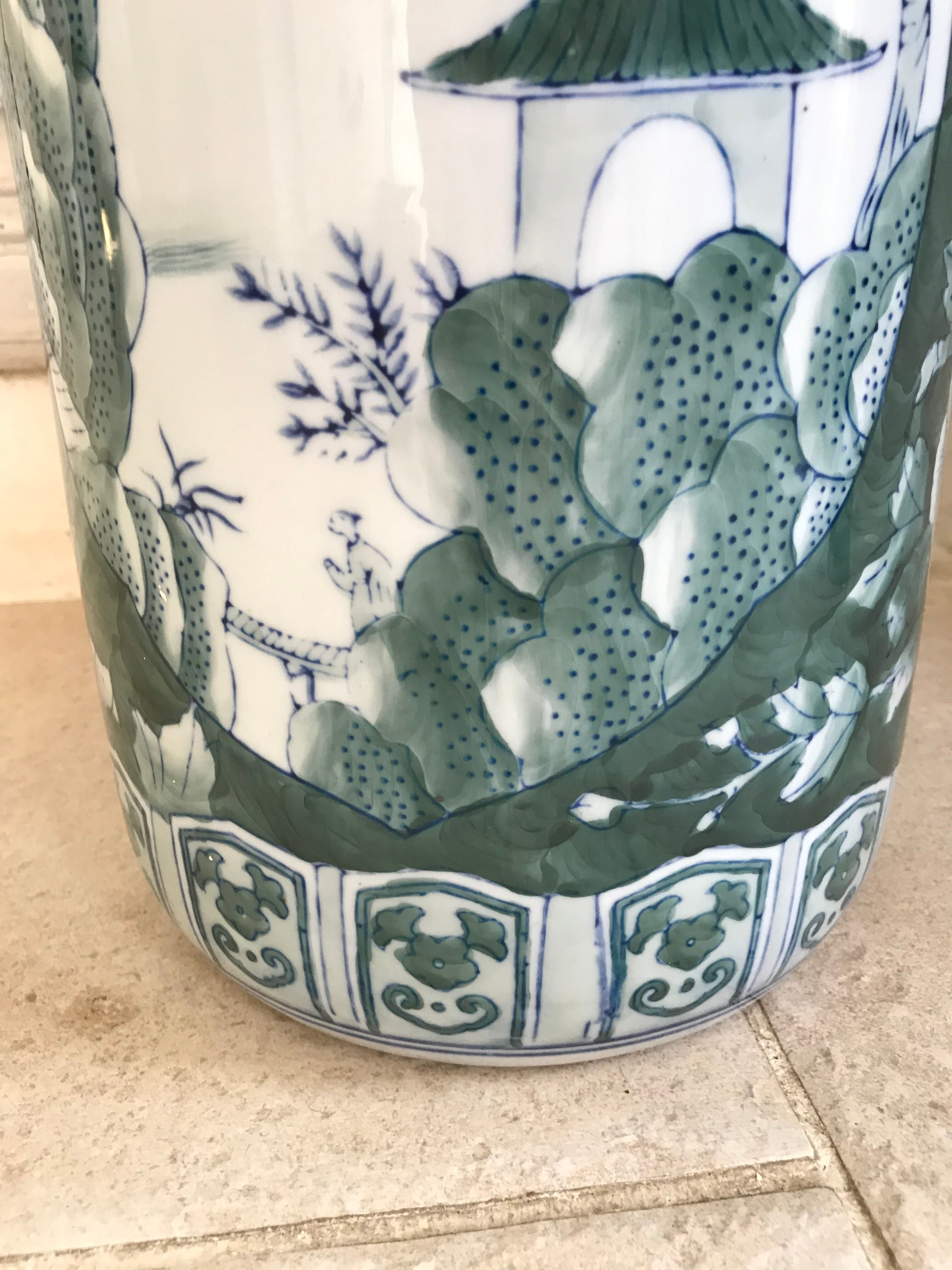 Porcelain roller umbrella holder