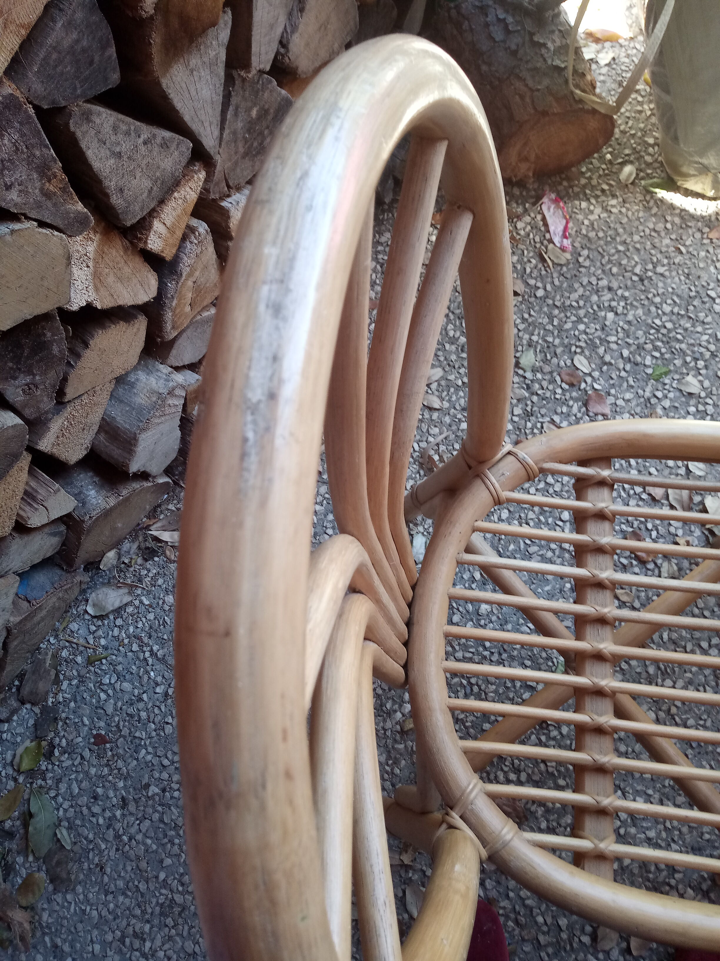 Ensemble de quatre chaises en rotin