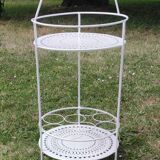 Serving table 1970