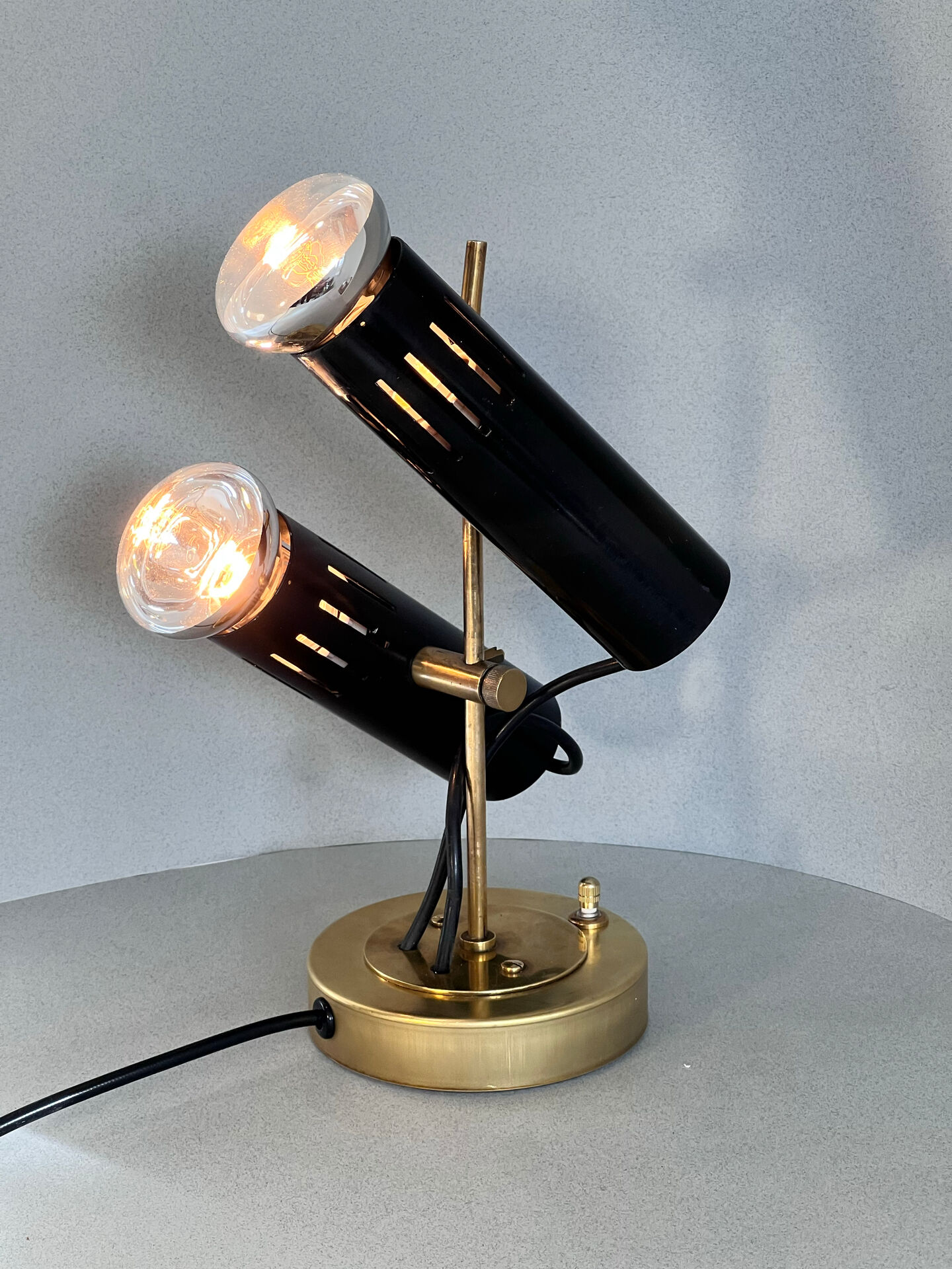 Rare modernist table lamp A5 design by Alain Richard for Disdero