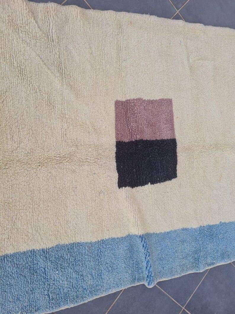Handmade natural wool rug, size 150 x 260 cm