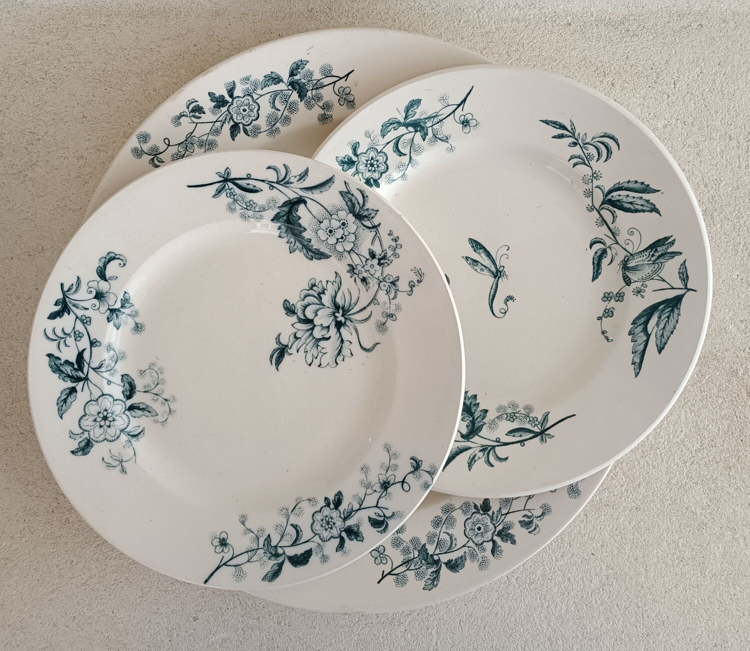 2 plates and a Longwy iron earth dish