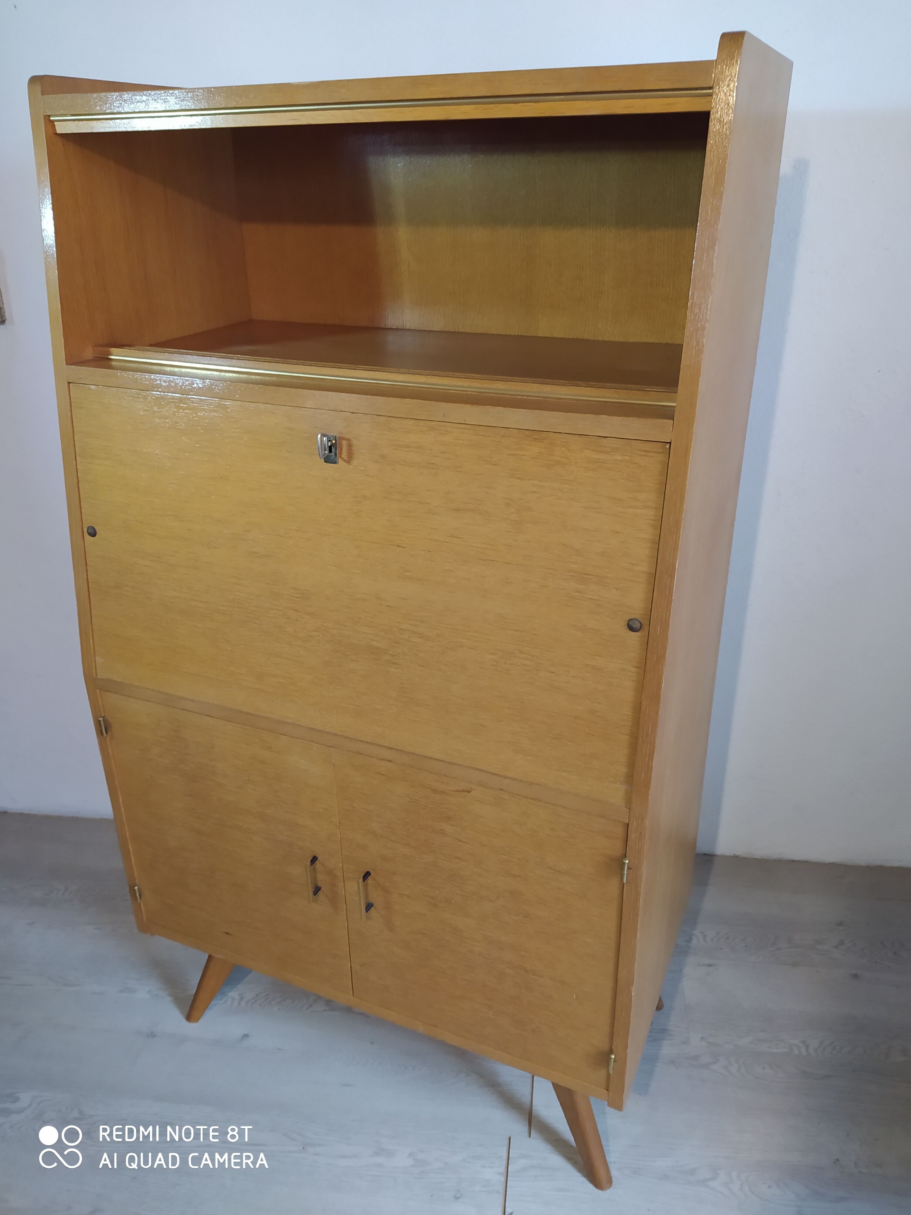 Secretary foot compass