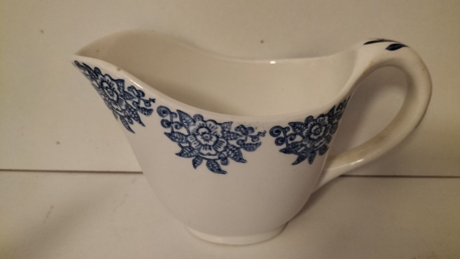 Old sauce boat Longwy
