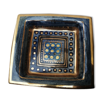 Empty ceramic pocket