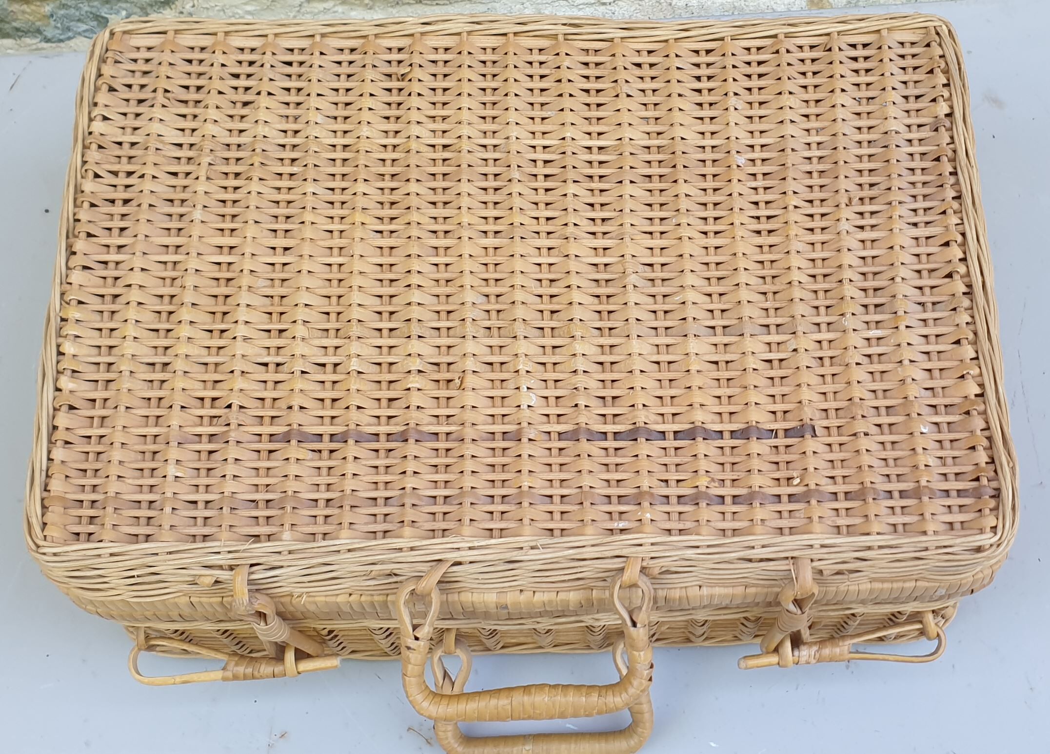 Valise tressée vintage