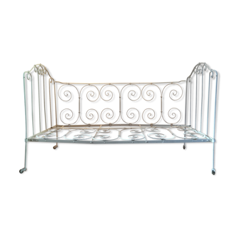 Vintage children's bed bed in wrought iron